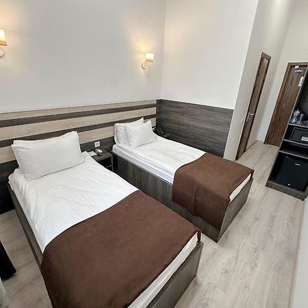 Infinity Plaza Block 1 Hotel Atyrau Exterior photo